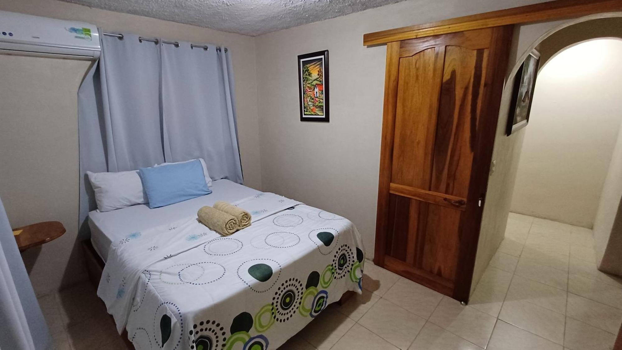 Alinas House Apartment La Fortuna Exterior photo